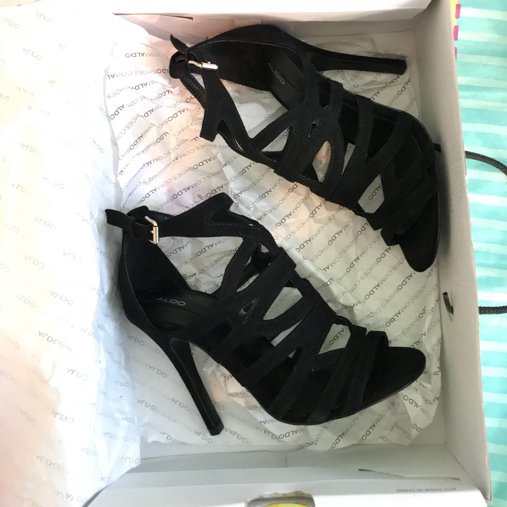 Heels - Picture 3 of 6
